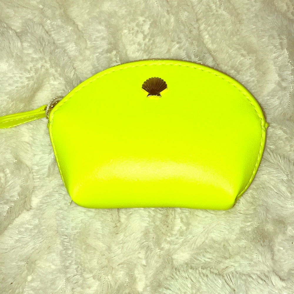 NWT Beautiful Trendsetting Wallet